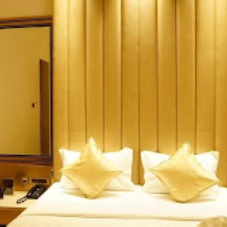 Red Orchid Hotel Kanpur Zewnętrze zdjęcie