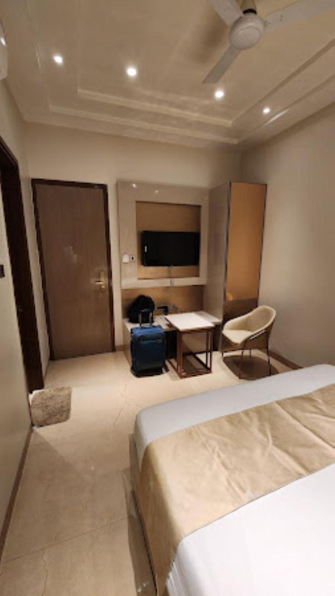 Red Orchid Hotel Kanpur Zewnętrze zdjęcie